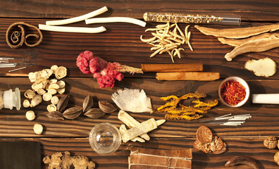 中醫(yī)藥產(chǎn)業(yè)迎來發(fā)展機遇 萬億級市場亟待破局藥材瓶頸