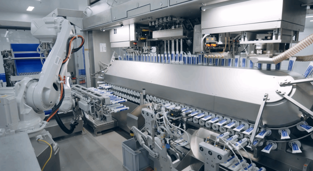 全球首座中醫(yī)藥健康品“燈塔工廠”在云南白藥落成，引領(lǐng)傳統(tǒng)藥材與現(xiàn)代制造的智慧融合